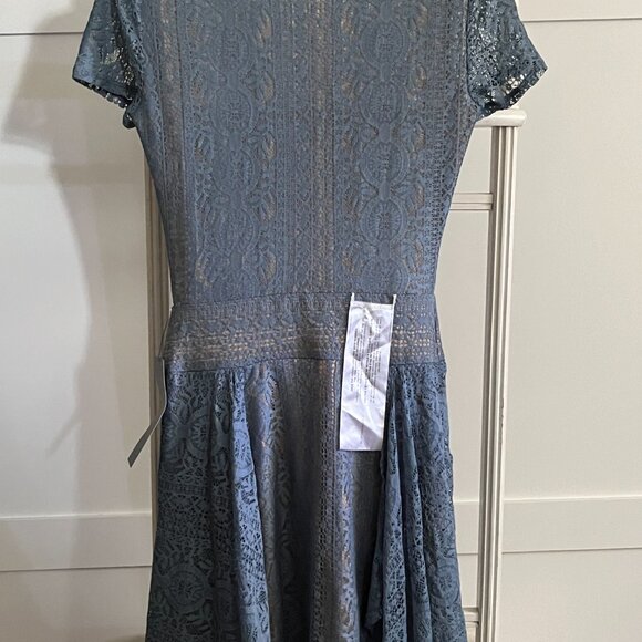 BNWT BCBGMAXAZRIA Aileen Blue Depth Lace Handkerchief Hem (XS) - Picture 4 of 8